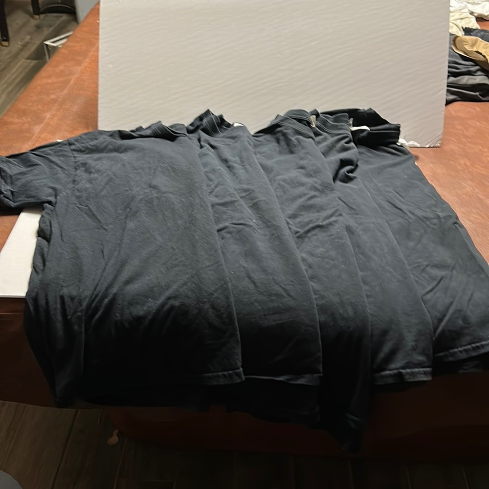 set of 5 Black Men’s Gildan Heavy Cotton XL tall tshirts